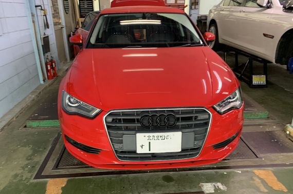 自社　アウディ　バックカメラ修理